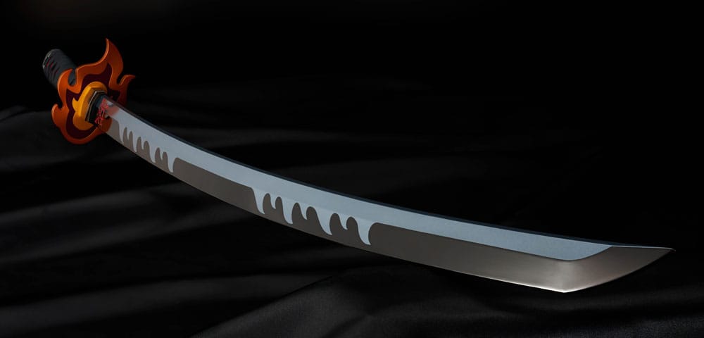 Demon Slayer: Kimetsu no Yaiba Proplica Replica 1/1 Nichirin Sword: Tanjiro Kamado Kyojuro (Rengoku´s Sword Gueard) Ver. 88 cm