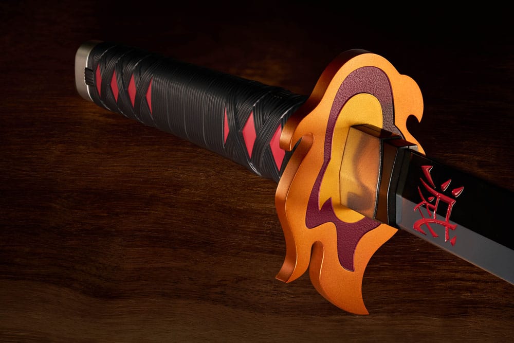 Demon Slayer: Kimetsu no Yaiba Proplica Replica 1/1 Nichirin Sword: Tanjiro Kamado Kyojuro (Rengoku´s Sword Gueard) Ver. 88 cm