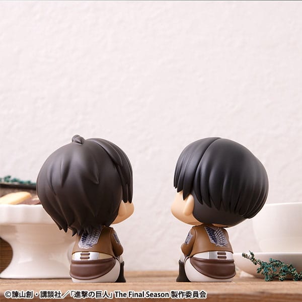 Attack on Titan Look Up PVC Statue Eren Yaeger & Levi Set (with gift) 11 cm